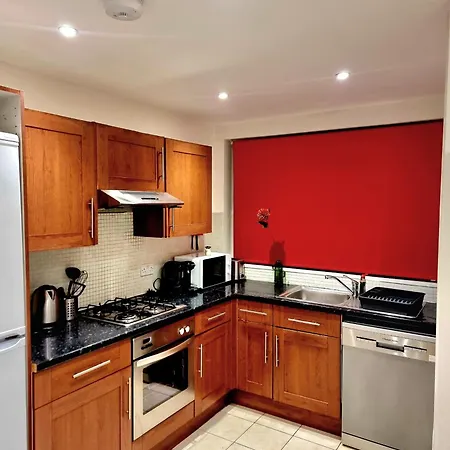 Holiday home Charming 4 Bedroom Duplex With Private Entrance *
