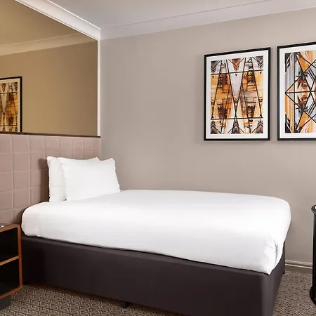 Palace 4* London