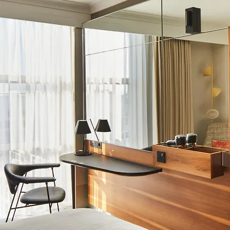 Marriott Kensington Hotel 4*