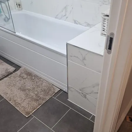 2 Apartment *