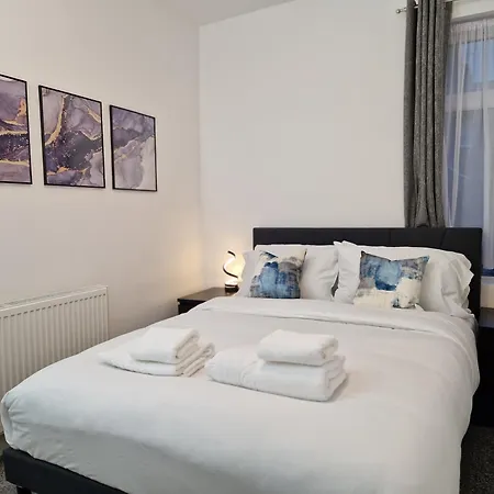 Excel Airport King Beds Garden * London