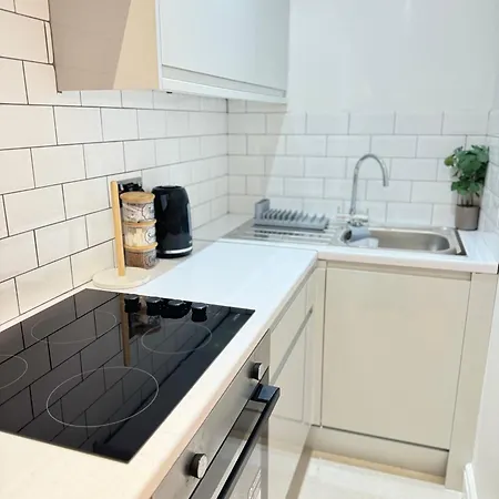 Chic E10 Apartment London