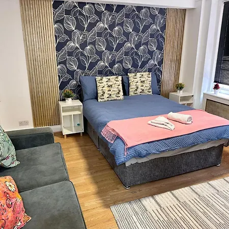 Family Studio In Central *
