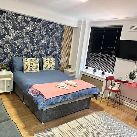 Apartment Family Studio In Central *