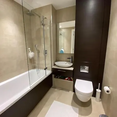 Modern 1 Bedroom Flat * London