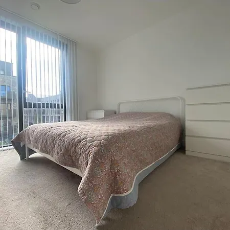 Modern 1 Bedroom Flat Apartment *