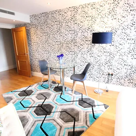 Apartment Desirable, Fashionable 2bed Flat In Chelsea *
