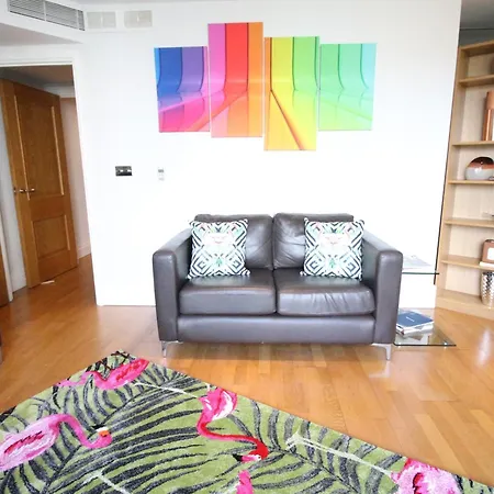 Desirable, Fashionable 2bed Flat In Chelsea *