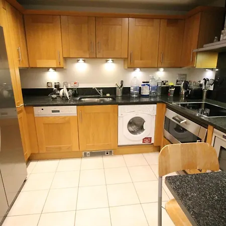 Desirable, Fashionable 2bed Flat In Chelsea Apartment