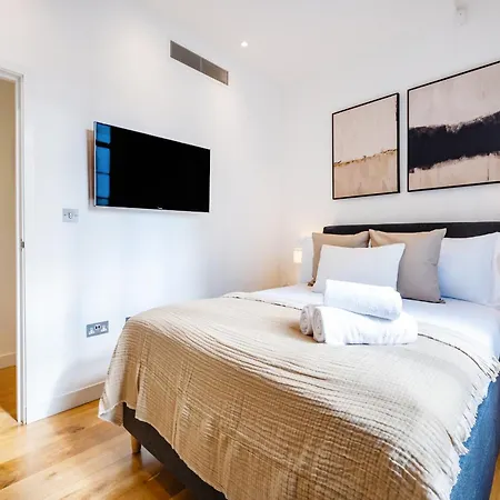 Luxury Aircon 3 Bedr, 4 Beds, 2 Bath Trafalgar Sq