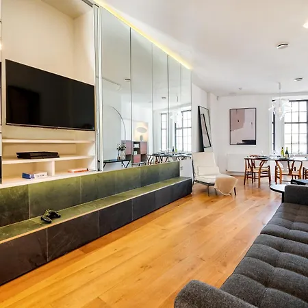 Luxury Aircon 3 Bedr, 4 Beds, 2 Bath Trafalgar Sq Apartment