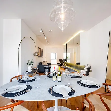 Luxury Aircon 3 Bedr, 4 Beds, 2 Bath Trafalgar Sq *