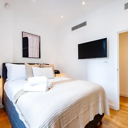 Luxury Aircon 3 Bedr, 4 Beds, 2 Bath Trafalgar Sq * London