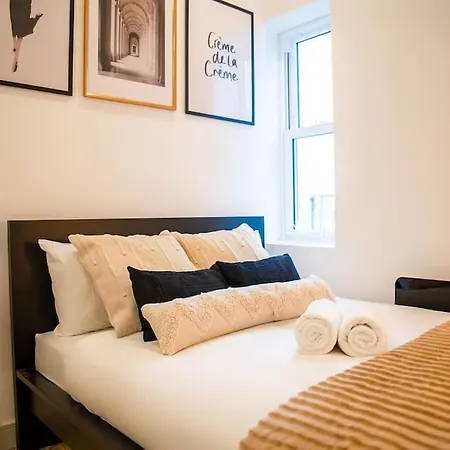 Five Star Boutique Flat In *