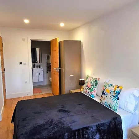 Penelope Ensuite Double *