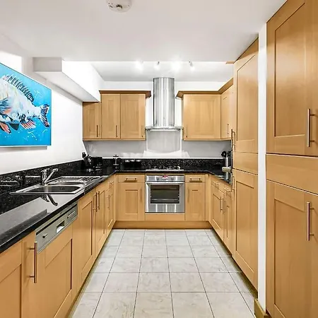 Stylish Next To Paddington Station London