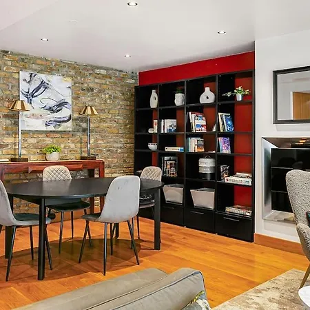 Stylish Next To Paddington Station Apartment