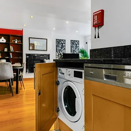 Stylish Next To Paddington Station London