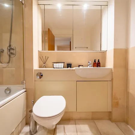 2br Flat With Parking In London