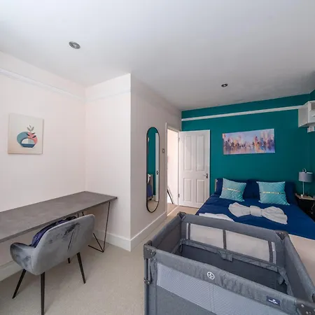 Beautiful 2 Bedroom With Private Garden In Wimbledon - Minutes From Apartment London