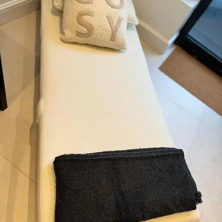 Apartment Chic E10
