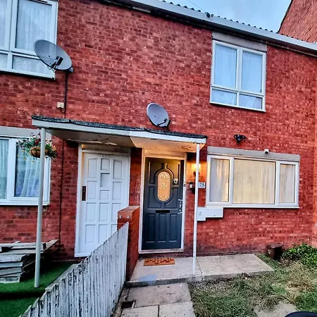 Holiday home Quick N Easy Travel To Central London 2 Bed House