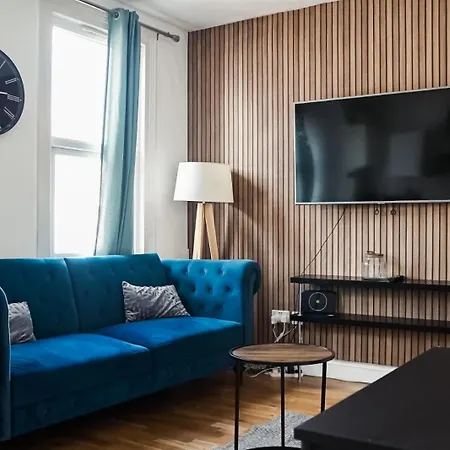 Modern Cosy 2 Bedroom House In Tooting Apartment London