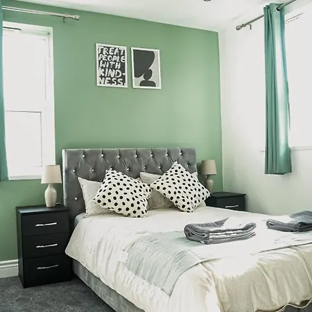 Modern Cosy 2 Bedroom House In Tooting *