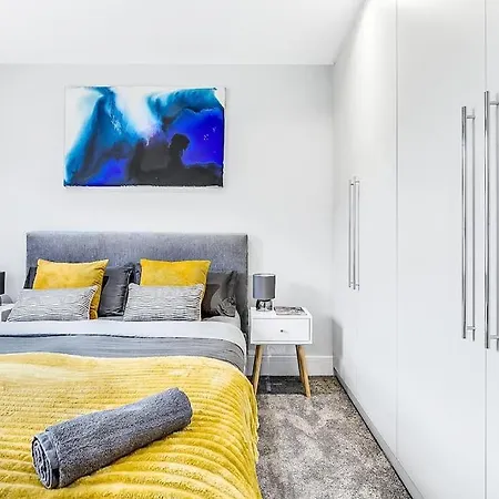 Lux St Johns Wood - Sleeps 7