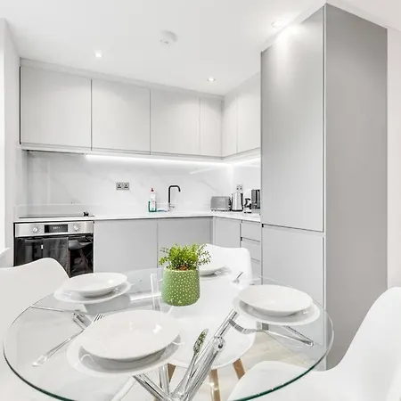 Lux St Johns Wood - Sleeps 7 Londyn
