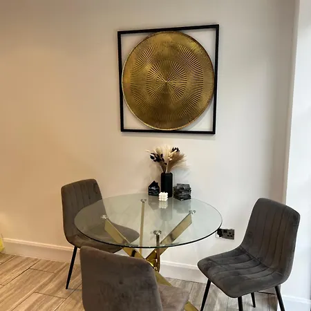 Holiday home Stunning Open Plan 3 Bedroom House Enfield