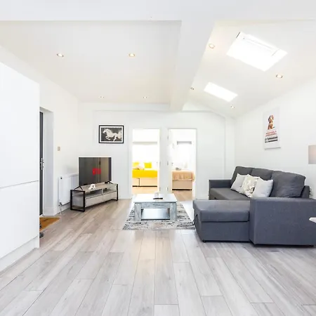 Apartmán Modern 3 Bedroom With Ensuite