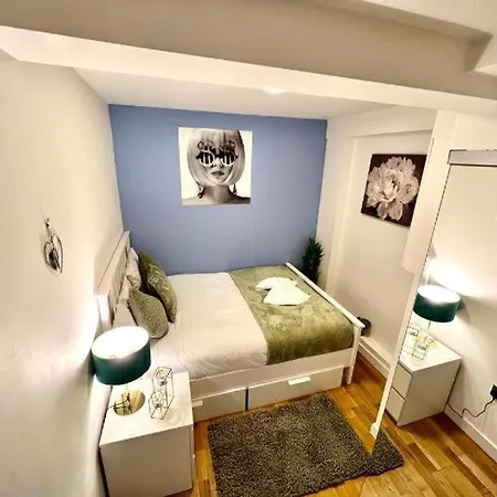 Edgware Road Beautiful Two Bedroom