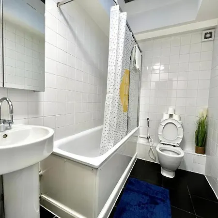 Edgware Road Beautiful Two Bedroom Apartment