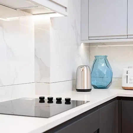 Luxaway Mews House St Johns Wood - Sleeps Up To 11 Holiday home *