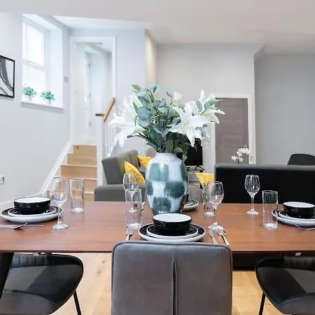 Luxaway Mews House St Johns Wood - Sleeps Up To 11 *