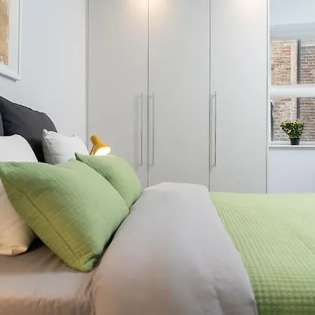 Luxaway Mews House St Johns Wood - Sleeps Up To 11 Holiday home *