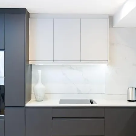 Luxaway Mews House St Johns Wood - Sleeps Up To 11 London