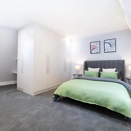 Luxaway Mews House St Johns Wood - Sleeps Up To 11 Holiday home London