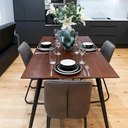 Luxaway Mews House St Johns Wood - Sleeps Up To 11 Holiday home *