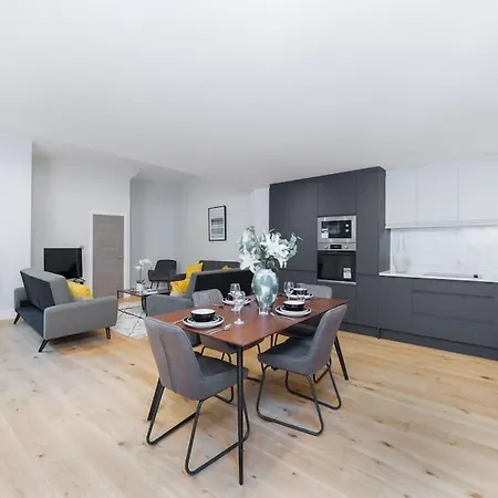 Luxaway Mews House St Johns Wood - Sleeps Up To 11 London