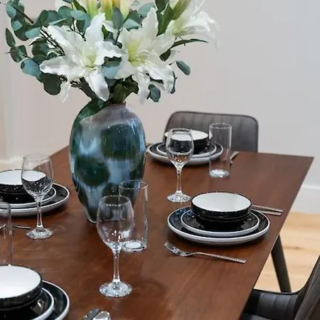 Holiday home Luxaway Mews House St Johns Wood - Sleeps Up To 11