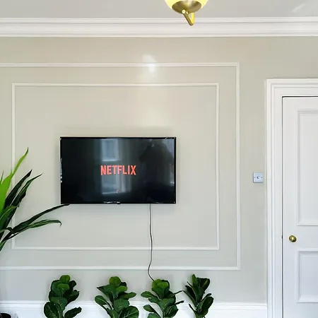 Mansion In Apartment London