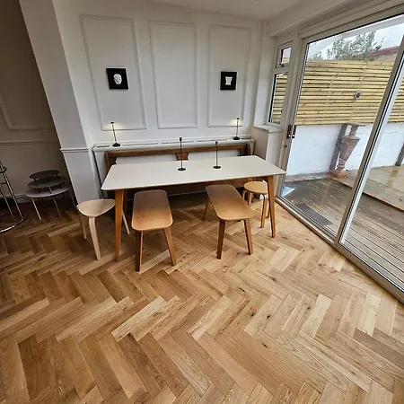 Holiday home Wembley Lovely 6 Bed House Sleeps Up To 14 London