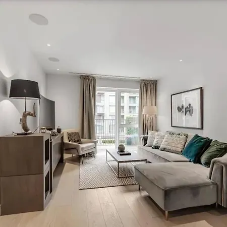 Chelsea Harbour Luxury 2 Bedroom