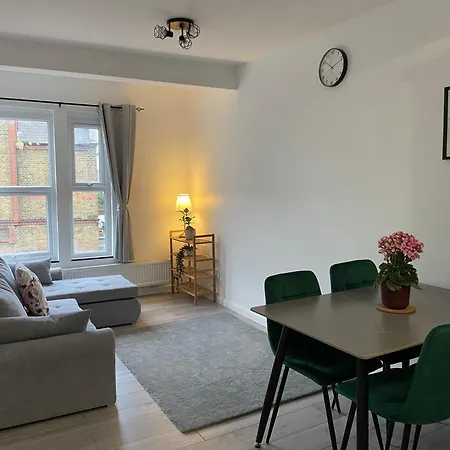 Seven Sisters Hideaway Apartament *
