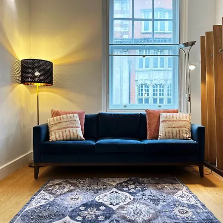 Theo's 2 Bedroom In London