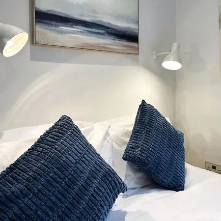 Theo's 2 Bedroom In