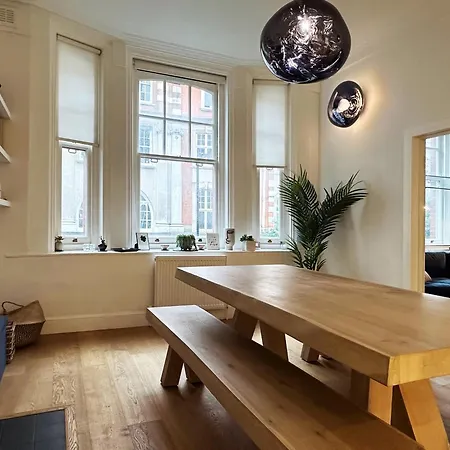 Theo's 2 Bedroom In Apartment *