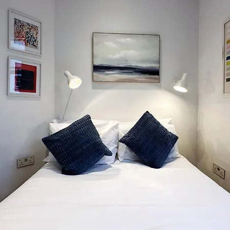 Theo's 2 Bedroom In Apartment London